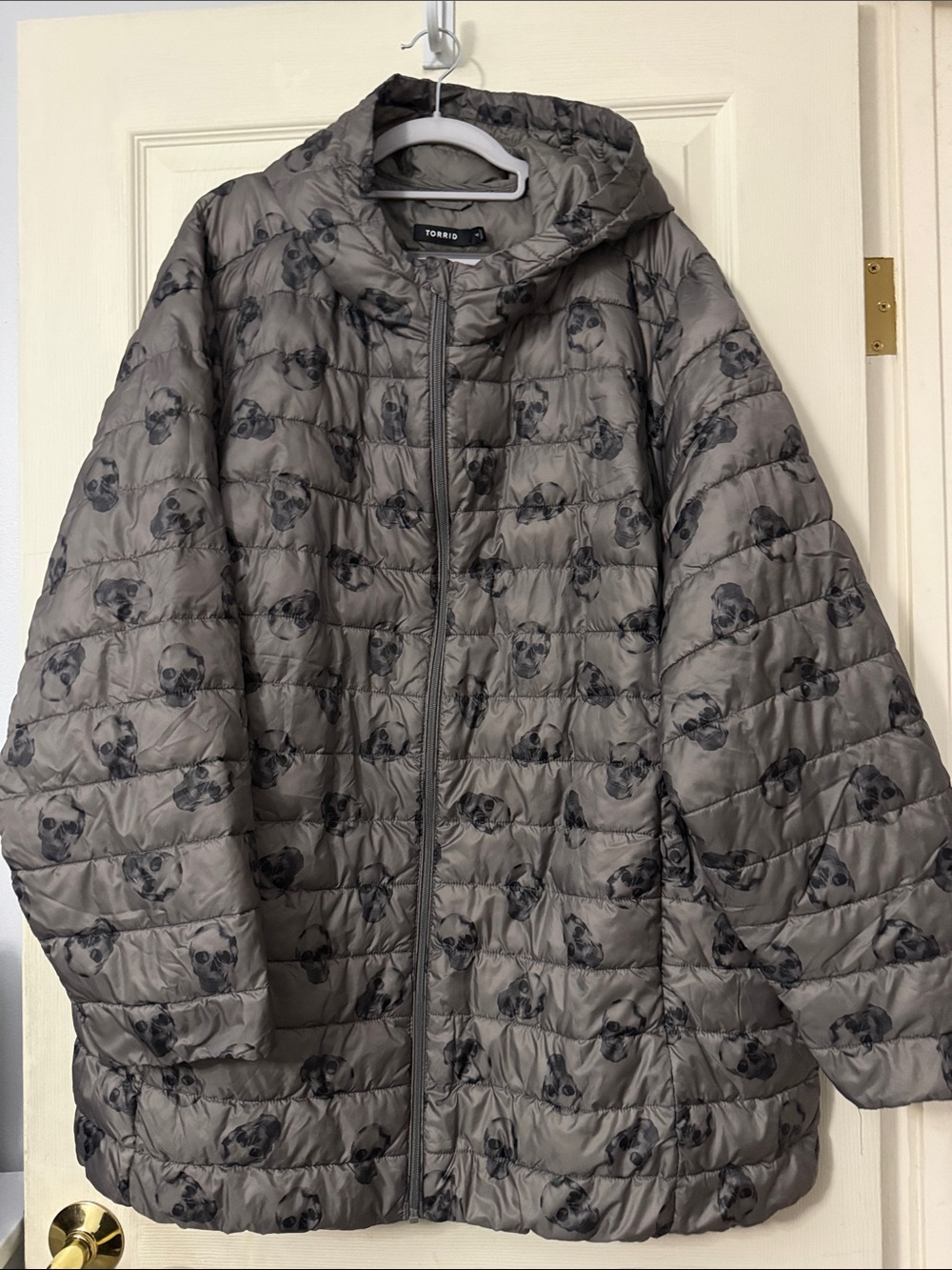 Like New Torrid Gray Skulls Hooded Cold Weather Puffer Sz 4, 4X, 26